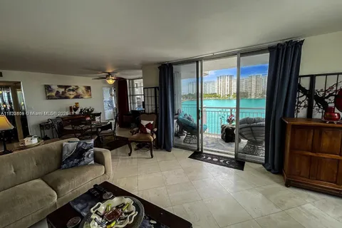 18081 Biscayne Blvd # 505, Aventura FL 33160