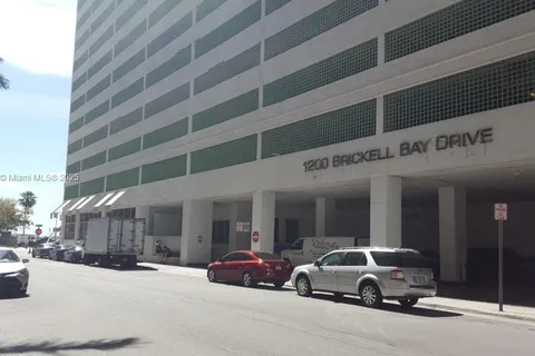 1200 Brickell Bay Dr # 2506, Miami FL 33131
