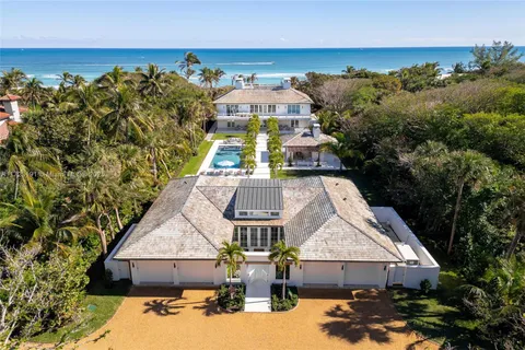 402 S Beach Rd, Jupiter Island FL 33455