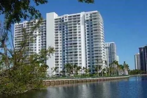 2851 NE 183rd St # 1714E, Aventura FL 33160