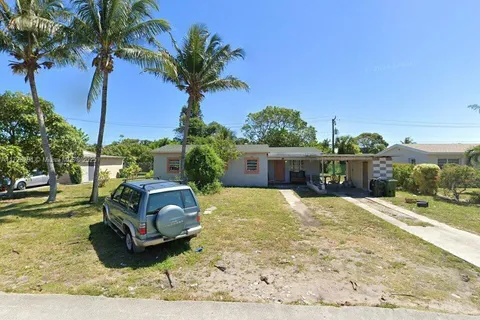 208 SW 8th Ct, Delray Beach FL 33444