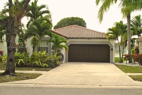 1210 Oakwater Dr, Royal Palm Beach FL 33411