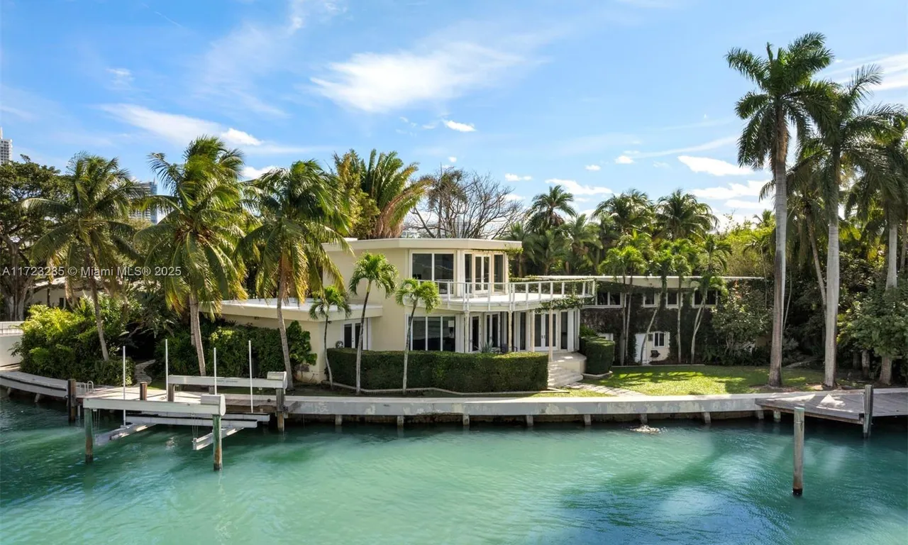 6500 N Bay Rd, Miami Beach FL 33141