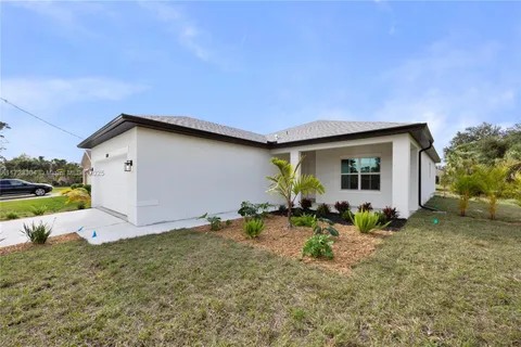 5525 berryman St, Lehigh Acres FL 33971