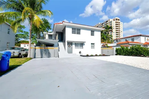 3711 SW 27th Ter, Miami FL 33134