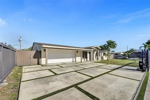 1351 NE 213th Ter, Miami FL 33179