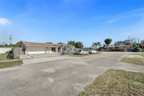 1351 NE 213th Ter, Miami FL 33179