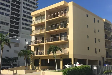 6444 E Collins Ave # A2, Miami Beach FL 33141