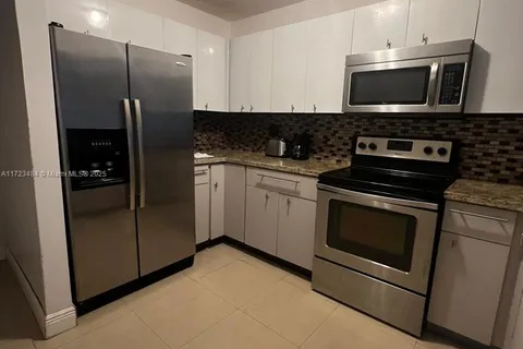 6444 E Collins Ave # A2, Miami Beach FL 33141