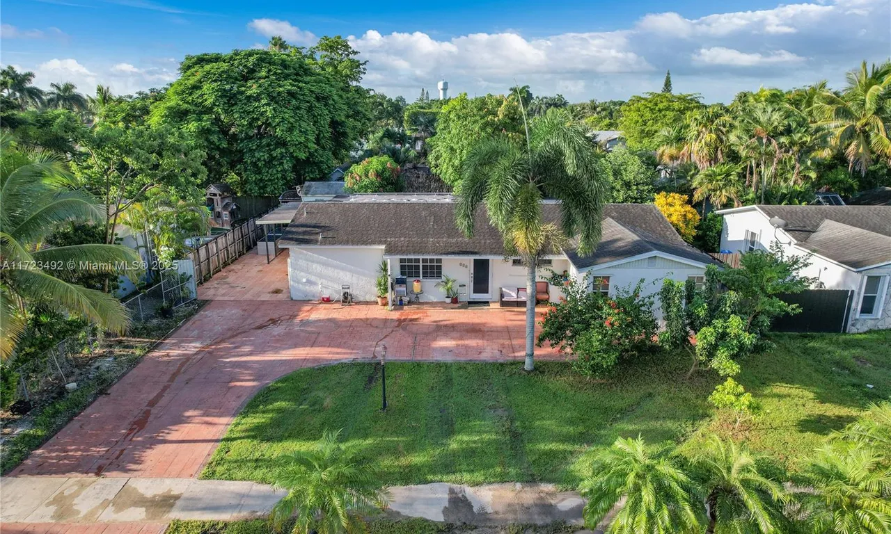 446 NW 17th Ct, Homestead FL 33030