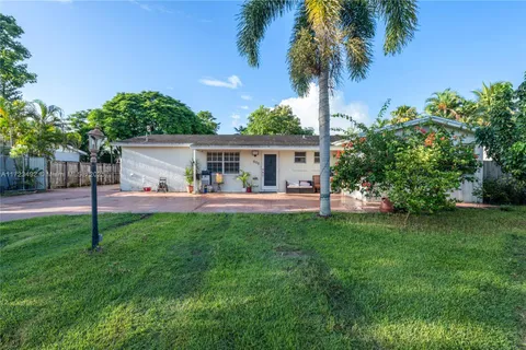 446 NW 17th Ct, Homestead FL 33030