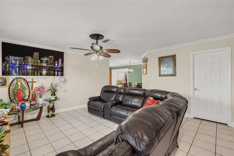 446 NW 17th Ct, Homestead FL 33030