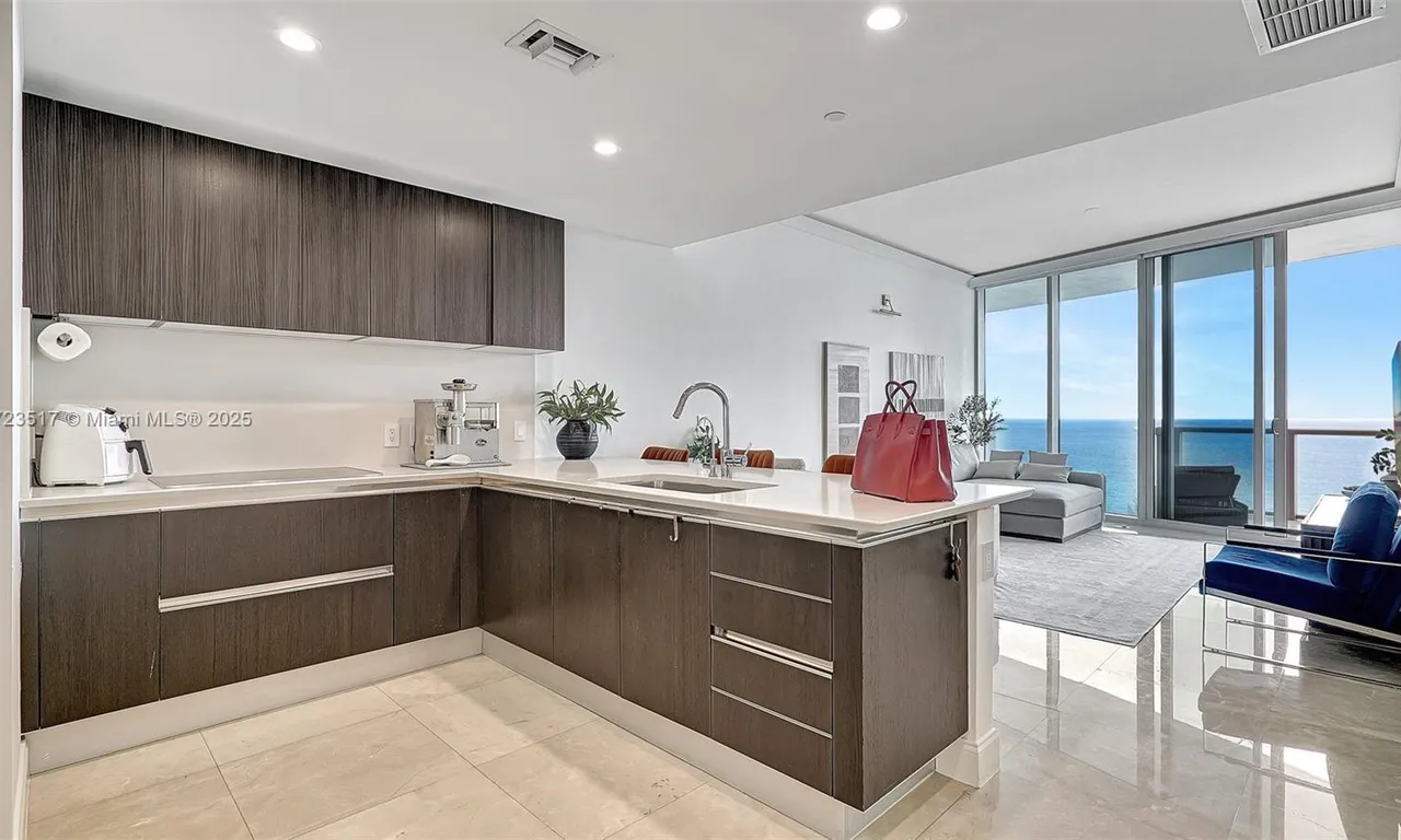 17001 Collins Ave # 2106, Sunny Isles Beach FL 33160