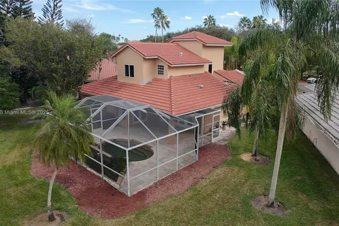 2125 Harbor Way, Weston FL 33326