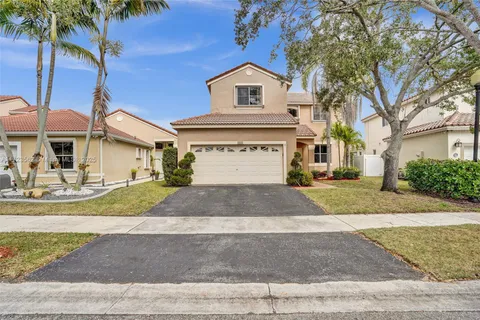 652 Stanton Dr, Weston FL 33326