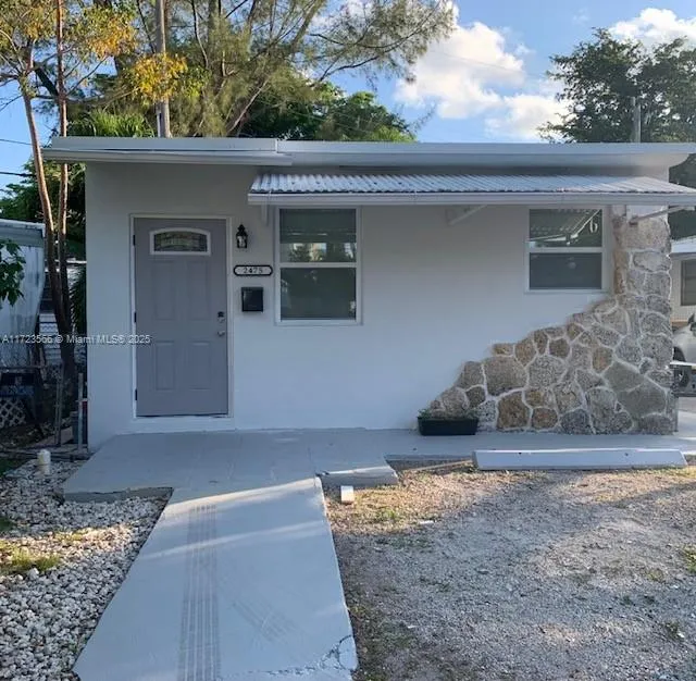 2475 NE 136th Ter, North Miami Beach FL 33181