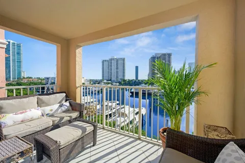 19901 E Country Club Dr # 2508, Aventura FL 33180