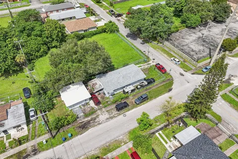 2406 NW 67th St, Miami FL 33147