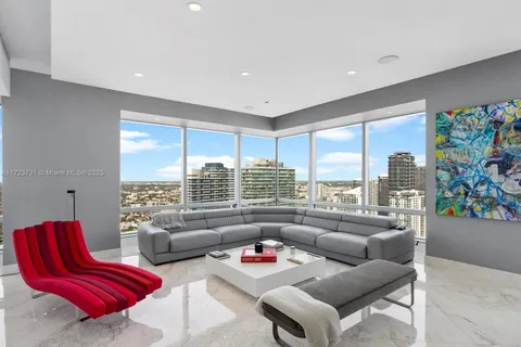 1425 Brickell Ave, Miami FL 33131