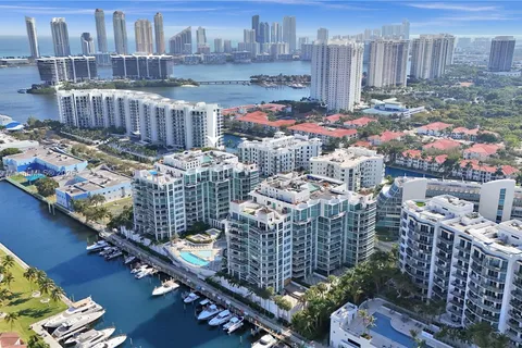 3131 NE 188th St # 803, Aventura FL 33180
