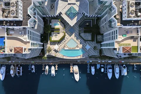 3131 NE 188th St # 803, Aventura FL 33180