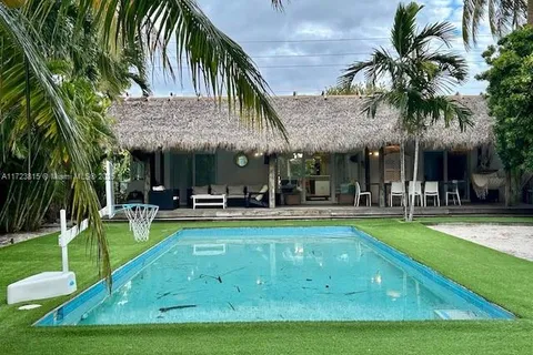 7960 Hawthorne Ave, Miami Beach FL 33141