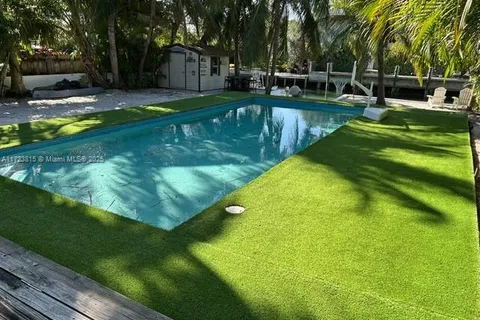7960 Hawthorne Ave, Miami Beach FL 33141