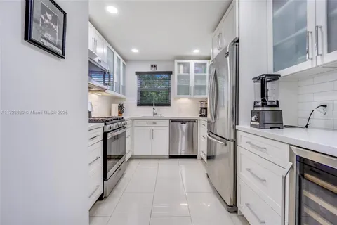 1615 Meridian Ave # 501, Miami Beach FL 33139