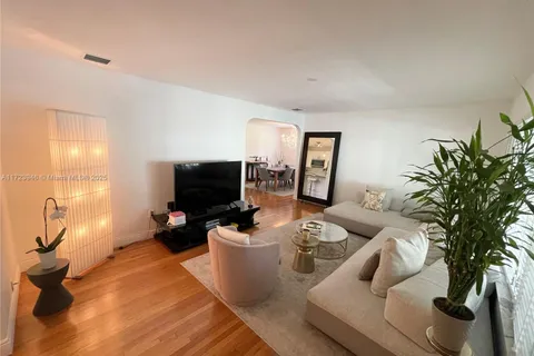 1116 Biarritz Dr, Miami Beach FL 33141