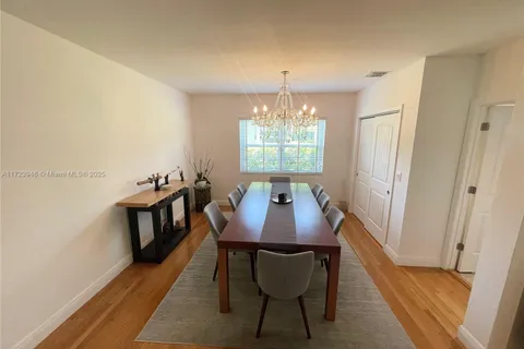 1116 Biarritz Dr, Miami Beach FL 33141
