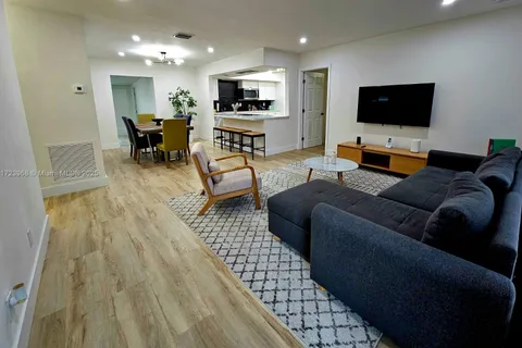704 SW 4th Ct # 704, Hallandale Beach FL 33009