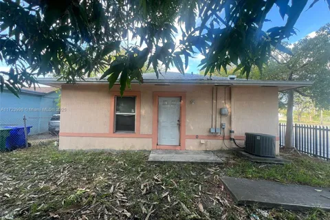 1706 NW 69th St, Miami FL 33147