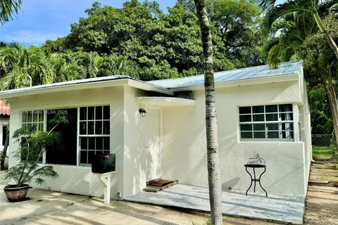 177 NE 86th St, El Portal FL 33138
