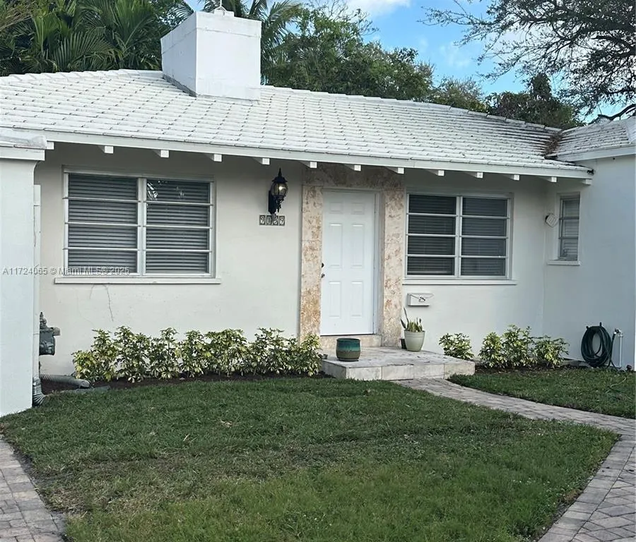 9139 NE 10th Ave, Miami Shores FL 33138