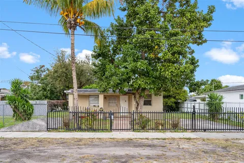 2381 NW 153rd St, Miami Gardens FL 33054