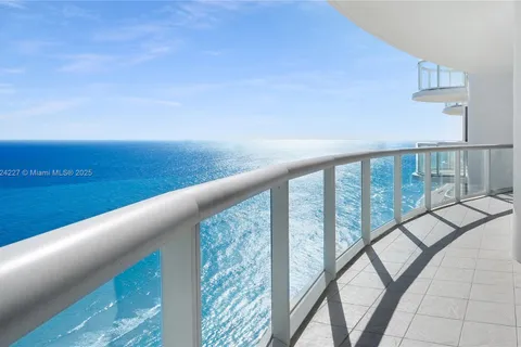 6365 Collins Ave # 2702, Miami Beach FL 33141