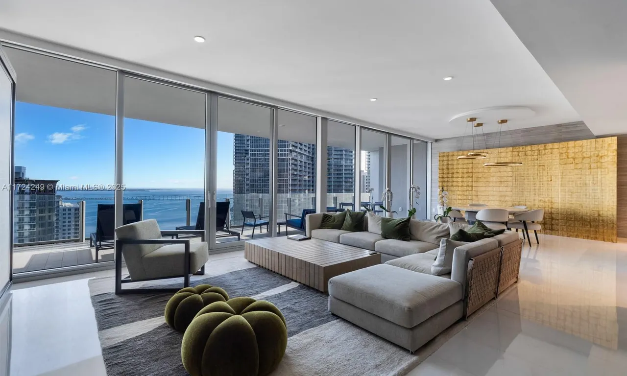300 Biscayne Blvd Way # 3302, Miami FL 33131