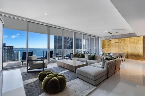 300 Biscayne Blvd Way # 3302, Miami FL 33131