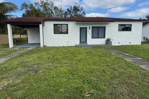 571 NW 183rd St, Miami FL 33169