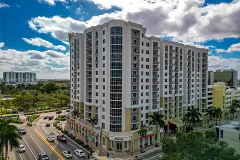 1830 Radius Dr # 903, Hollywood FL 33020