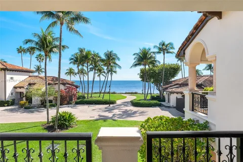 15121 Fisher Island Dr # 15121, Miami Beach FL 33109