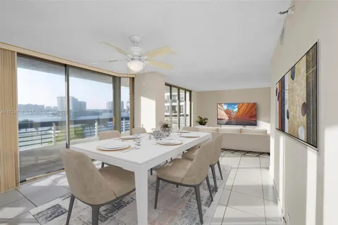 3530 Mystic Pointe Dr # 710, Aventura FL 33180