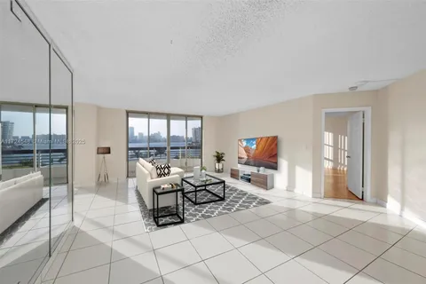 3530 Mystic Pointe Dr # 710, Aventura FL 33180