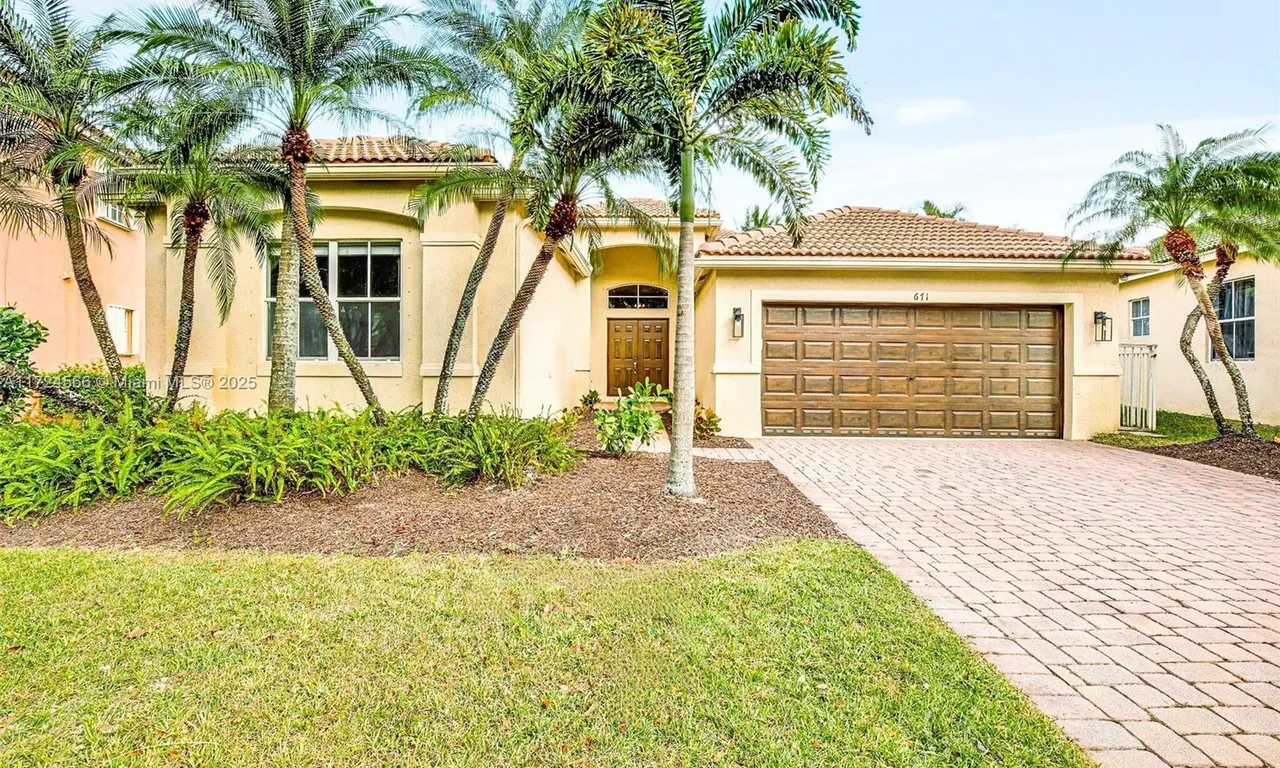 671 Nandina Dr, Weston FL 33327