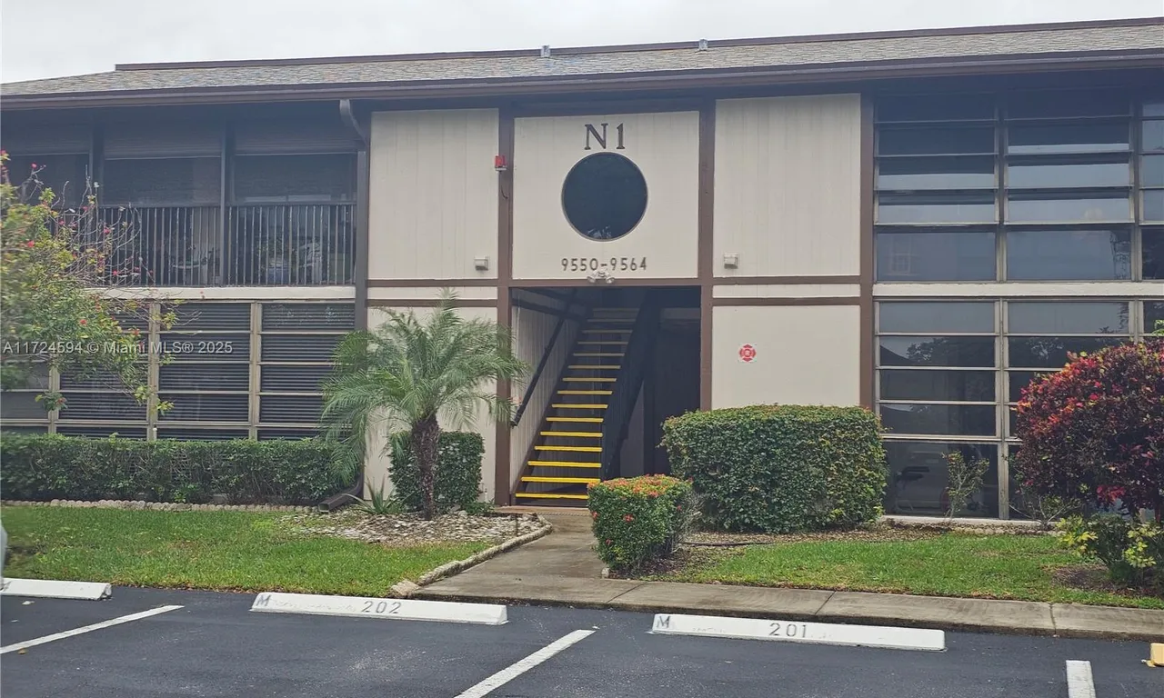 9554 N Belfort Cir # 103, Tamarac FL 33321