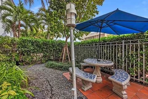 1218 Drexel Ave # 304, Miami Beach FL 33139