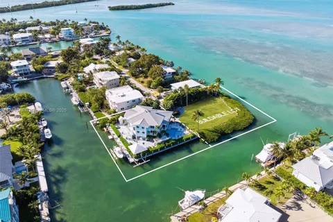 165 Bayview Dr, Islamorada FL 33036