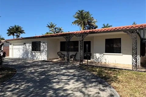 1101 NE 4th Ct, Hallandale Beach FL 33009