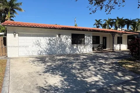 1101 NE 4th Ct, Hallandale Beach FL 33009