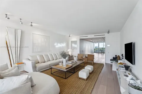 781 Crandon Blvd # 605, Key Biscayne FL 33149